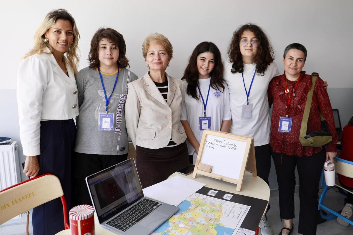 Burhaniye’de Öğrencilerin Bilimsel Projeleri Büyük İlgi Gördü 699928373 1453648603468170 7072348809564301528 n - Marmara Bölge Gazetesi