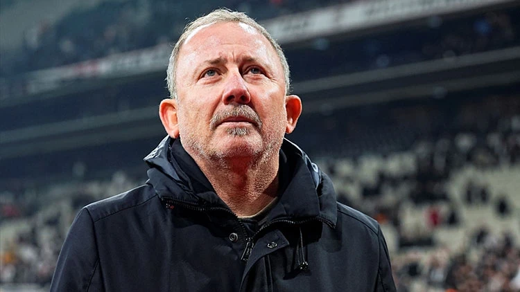Beşiktaş’ta teknik direktör Sergen Yalçın ile yollar ayrıldı. Siyah-beyazlı kulüpte