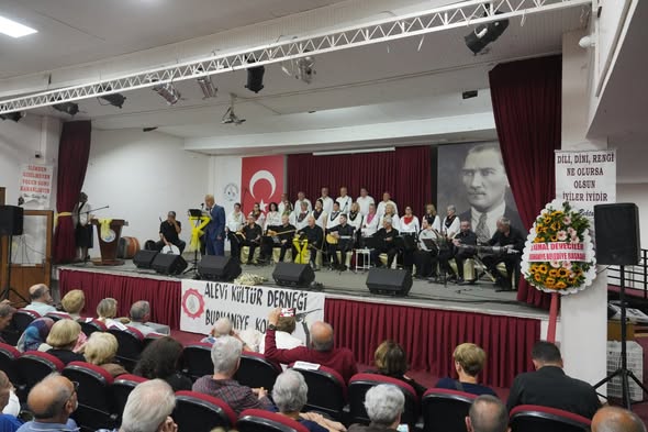 Burhaniye Alevi Kültür Derneği tarafından düzenlenen Geleneksel Bahar Konseri, sanatseverlerin