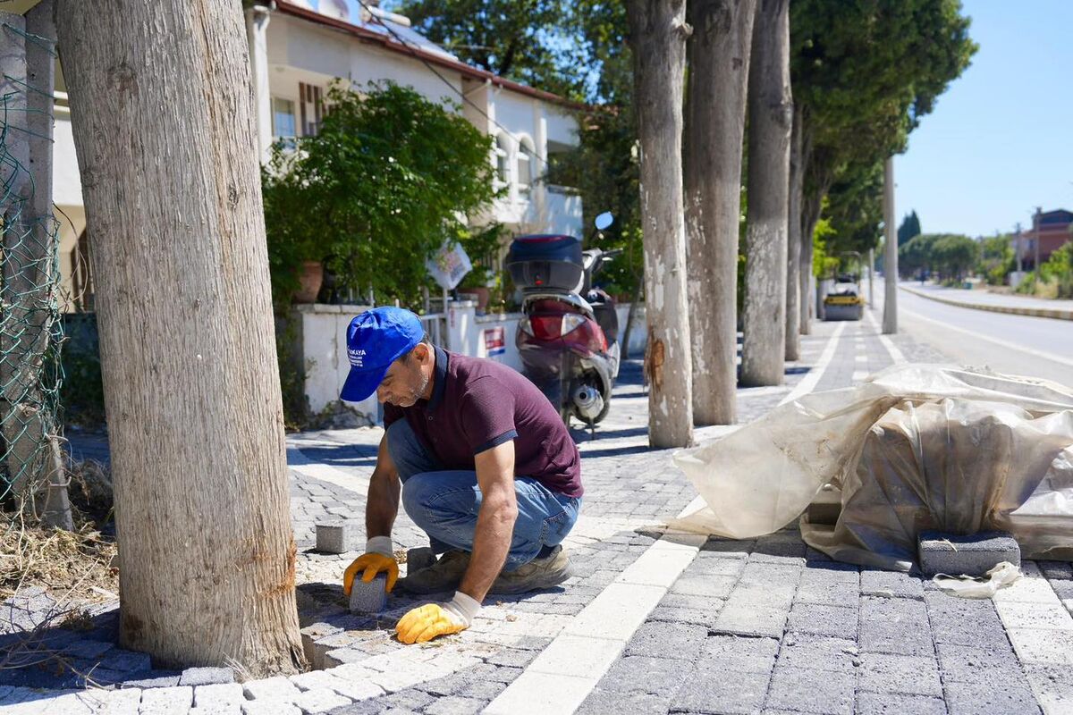 Burhaniye Belediyesi İlçe Genelinde Çalışmalarını Aralıksız Sürdürüyor 701465833 1454048240094873 2988302012082671496 n - Marmara Bölge Gazetesi