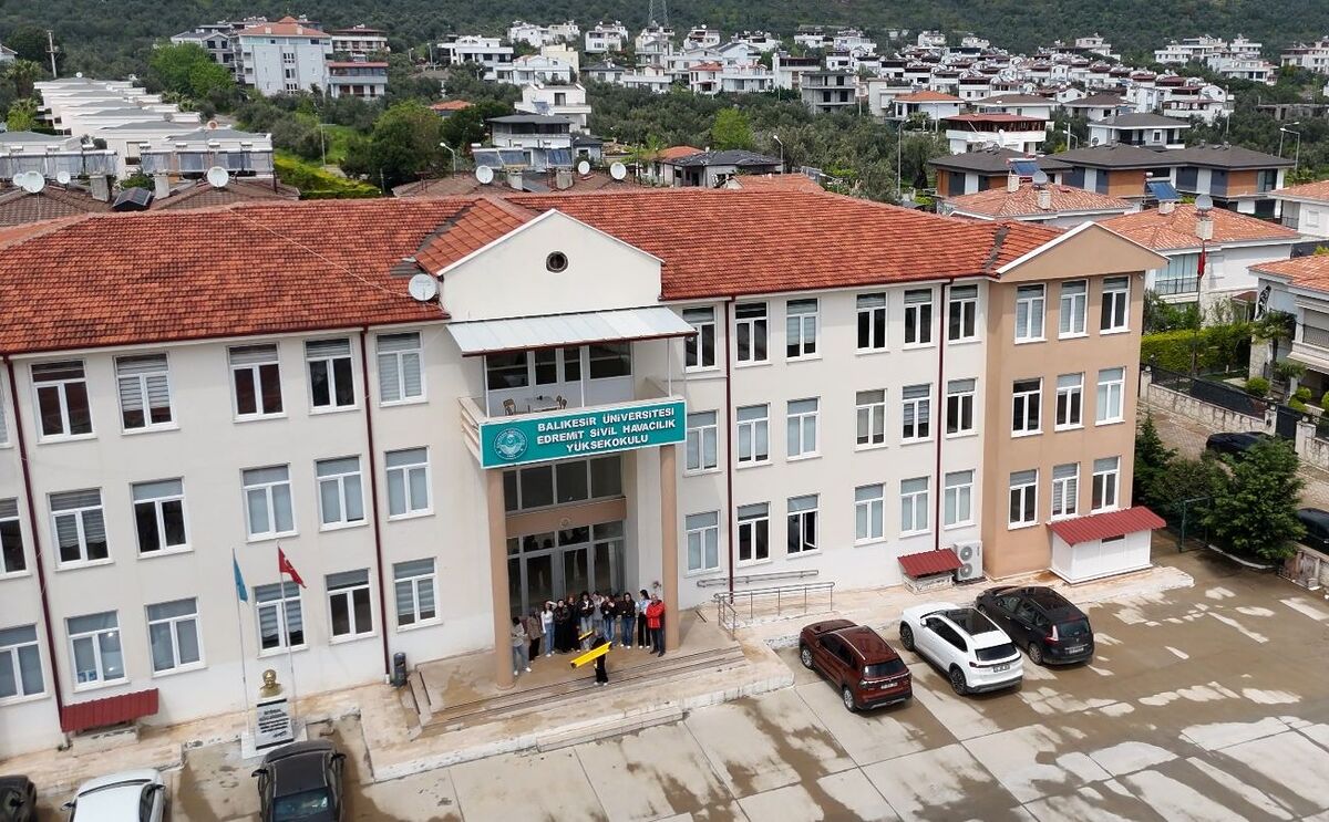 BAÜN’lü “Edremit Tayyaresi” Takımına TEKNOFEST’te Maddi Destek 704099298 1429558109201376 3997600732138669546 n - Marmara Bölge Gazetesi