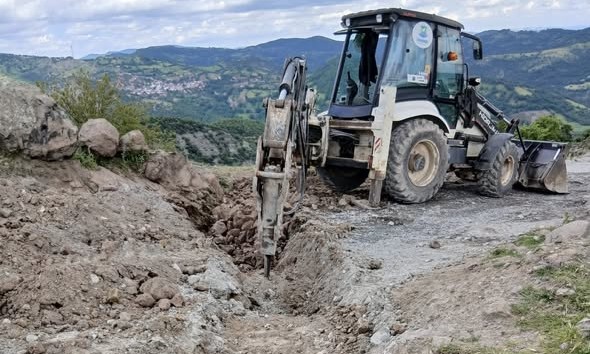 İvrindi Belediyesi, ilçe merkezi ve kırsal mahallelerde yürüttüğü çalışmalarla vatandaşların
