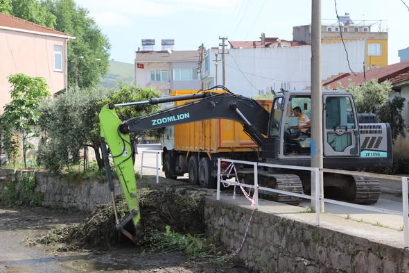 Gönen’de Bayram Öncesi Temizlik Alarmı 707694132 1457444599758906 3298092890914898254 n - Marmara Bölge Gazetesi