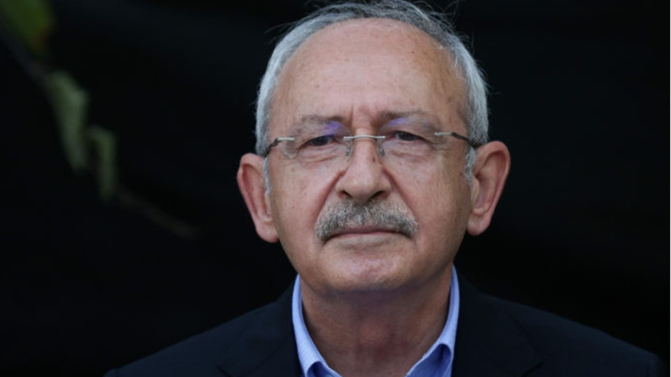 CHP’de “mutlak butlan” kararının ardından siyasi hareketlilik sürüyor. Mahkemenin verdiği
