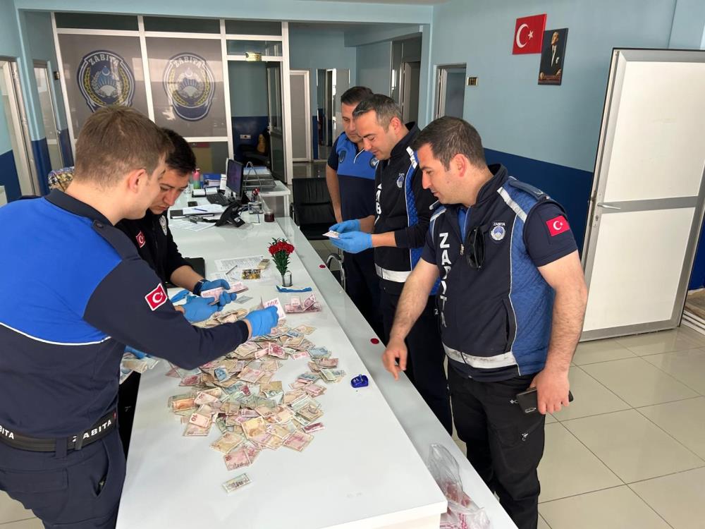 Dilenciden Servet Çıktı AW695274 01 - Marmara Bölge Gazetesi