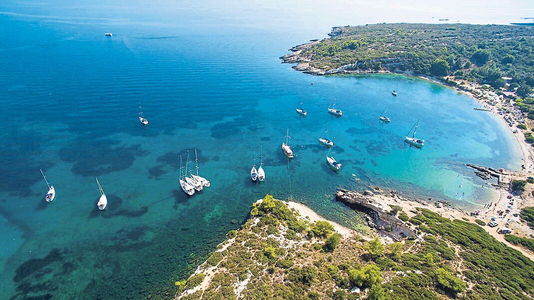Ayağını Sokunca Çıkmak İstemeyeceği Ege’nin Saklı Cenneti DEMIRCILI KOYU 1 1 - Marmara Bölge Gazetesi
