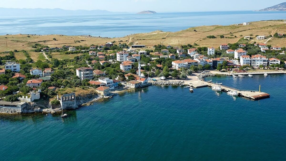 Ekinlik Adası, kalabalık tatil merkezlerinden sıkılanların son yıllarda keşfetmeye başladığı