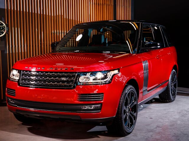 Range Rover SV Ultra Tanıtıldı: Bu Aracı Almak İçin Sadece Para Yetmiyor Heres the ultraluxe SUV Range 752d2b612c8f0d7052d3f2d3a338e389 - Marmara Bölge Gazetesi