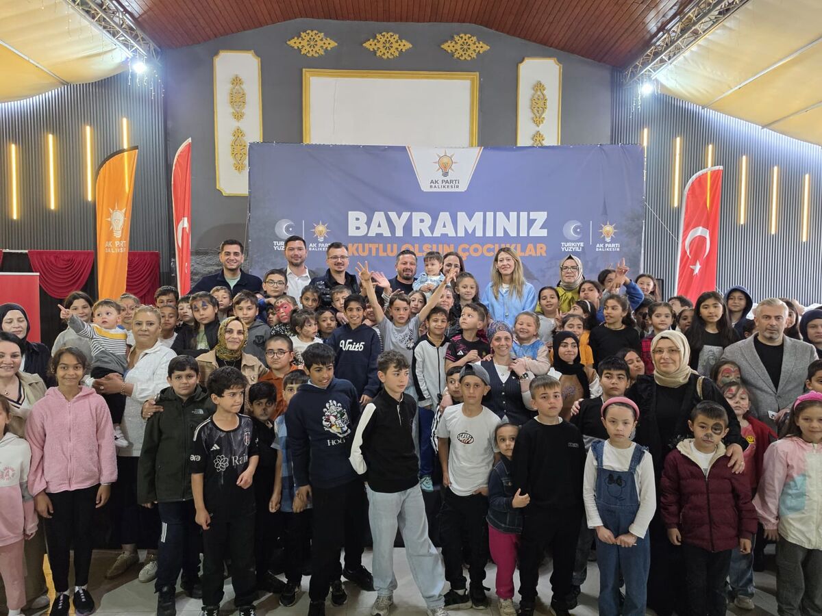 AK Parti Balıkesir İl Başkanlığı’ndan Çocuk Şenliği WhatsApp Image 2026 05 20 at 23.12.01 1 - Marmara Bölge Gazetesi