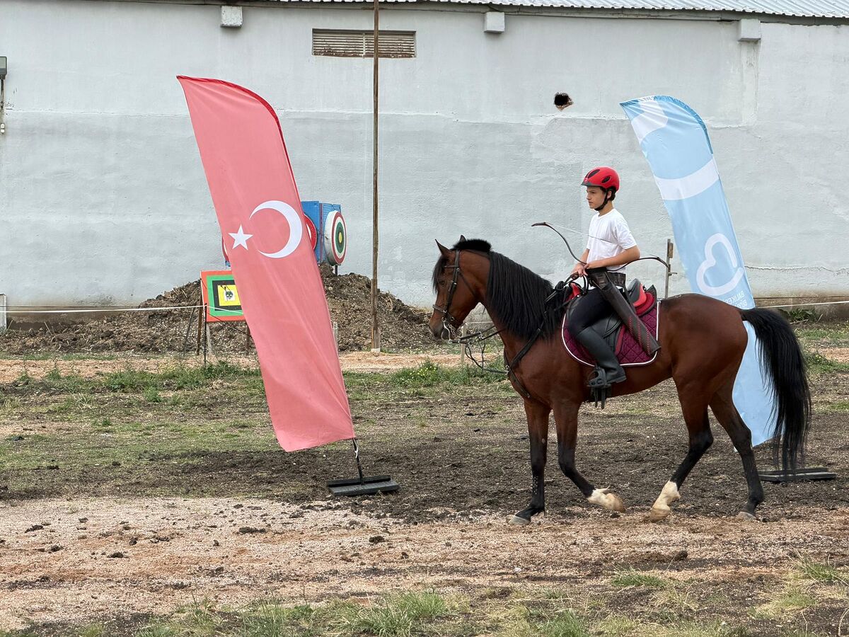 Bandırma’da Binicilik Etkinliği ce5a3e54 9723 4906 bee6 4af73ca3aeb1 - Marmara Bölge Gazetesi