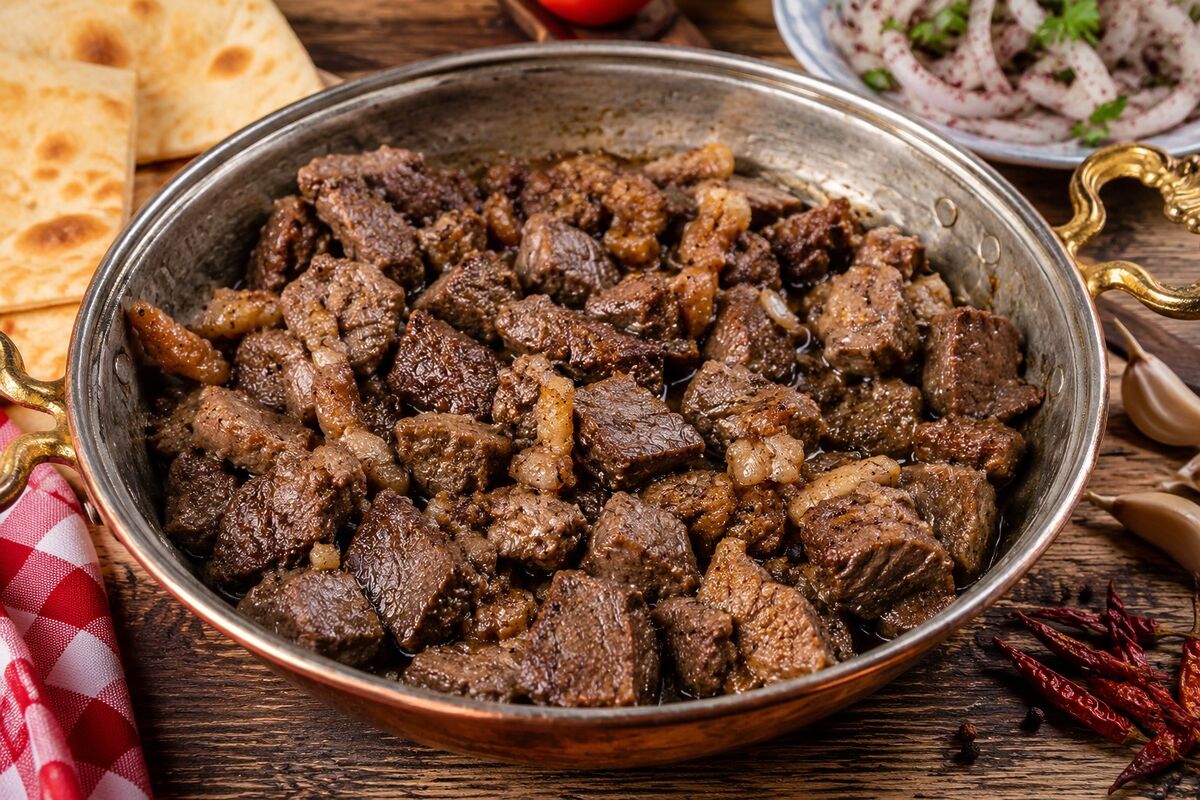 Kavurma, Kurban Bayramı sofralarının en özel yemekleri arasında yer alırken,