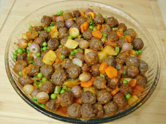 Lokanta Usulü Çiftlik Köfte Tarifi! Evde Yapan Bir Daha Dışarıda Yemiyor firinda sebzeli misket kofte resimli yemek tarifi13 - Marmara Bölge Gazetesi