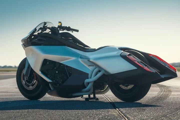 BMW Motorrad, geleceğin touring motosikletlerine ışık tutan yeni konsept modeli