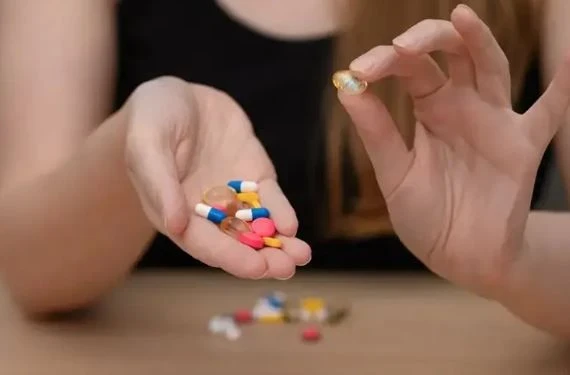 Gün içinde sık sık halsizlik hissediyor, dikkat toplamakta zorlanıyor ve