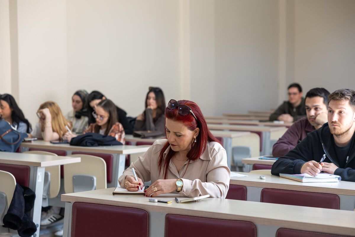 Bandırma Onyedi Eylül Üniversitesi’nde eğitim gören anne ve kızın örnek