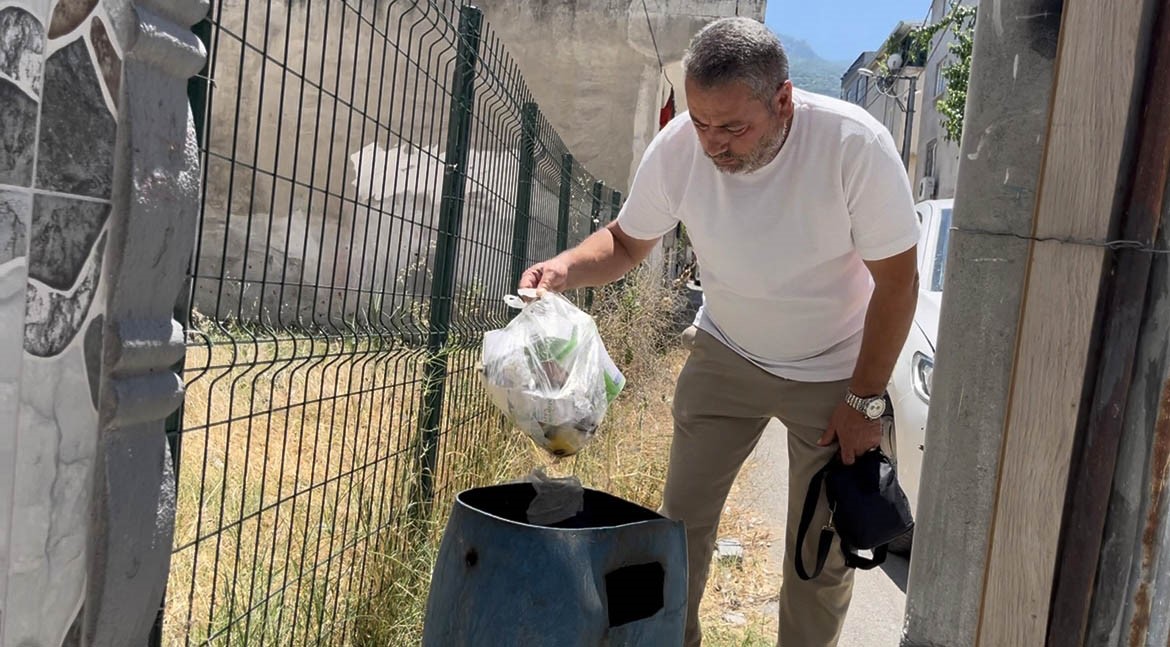 1 Kilo Altını Çöpe Attı! 1 Kilo Altini Cope Atti 1 - Marmara Bölge Gazetesi