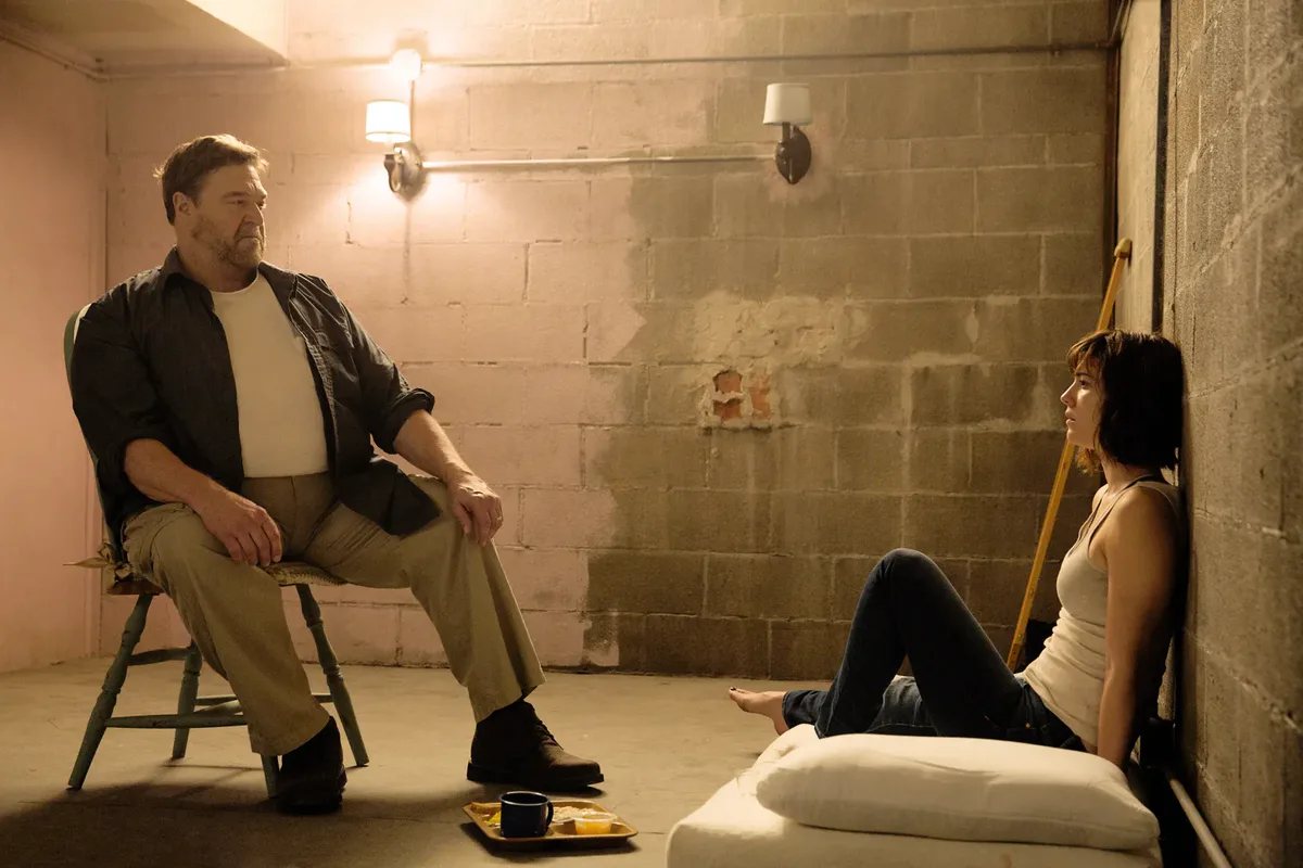 10 CLOVERFIELD LANE 2016 - Marmara Bölge Gazetesi