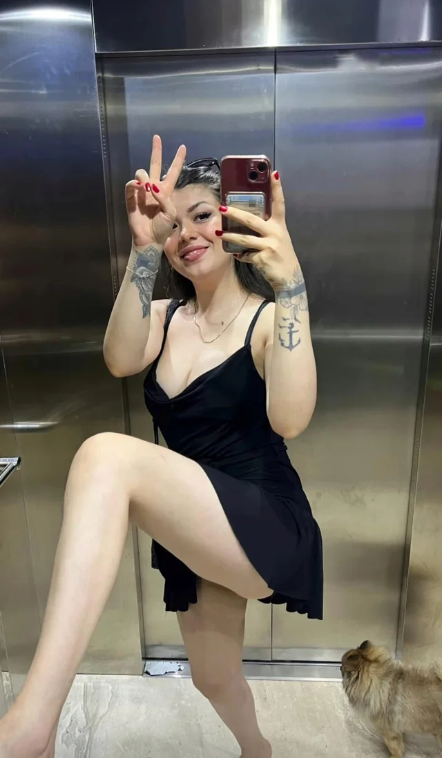 18 Icerikleriyle Taninan OnlyFans Fenomeni Simge Barankoglundan Olay Video 2 - Marmara Bölge Gazetesi