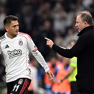 Fenerbahçe’ye geri dönen Cengiz Ünder’in sarı-lacivertli ekipmanlarla yaptığı paylaşım sosyal