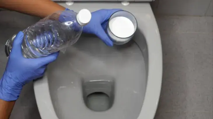 Banyo ve tuvalet temizliğinde kullanılan klasik ürünlerin yanı sıra evde