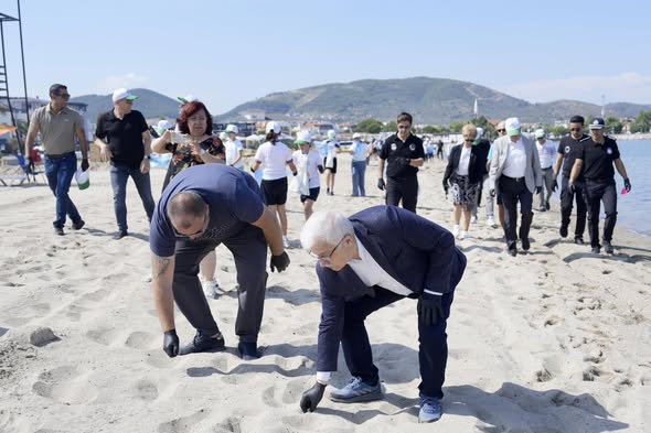 Burhaniye’de Çevre Bilinci Etkinliği 715501732 1472313848268312 1605366509233553850 n - Marmara Bölge Gazetesi