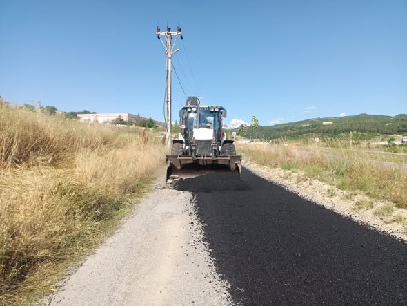 Bigadiç’te Yol Konforu Artırılıyor 715890374 122244481454300867 4008368081606843590 n - Marmara Bölge Gazetesi