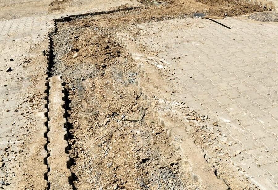 Edremit’in Eroğlan Mahallesi’nde doğalgaz altyapı çalışmalarının ardından bozulan yollar için