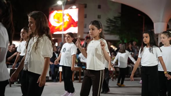 Sındırgı’da Hayat Boyu Öğrenme Haftası kapsamında düzenlenen yıl sonu etkinlikleri