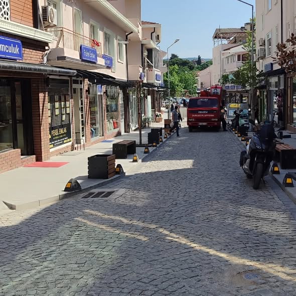 Bigadiç’e Yeni Dinlenme Alanları Kazandırılıyor 717613572 122244834080300867 5414574949782751651 n - Marmara Bölge Gazetesi