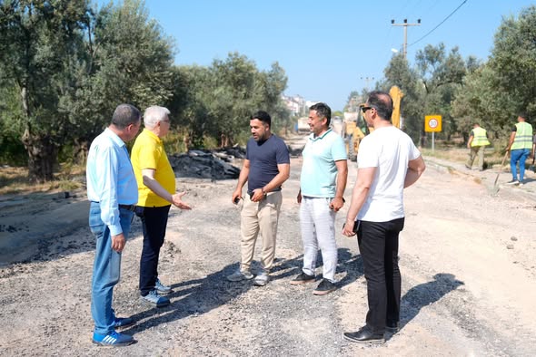 Burhaniye Belediye Başkanı Ali Kemal Deveciler, Pelitköy Mahallesi’nde devam eden