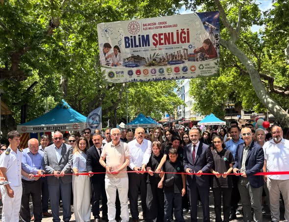 Erdek'te Geleceğe Işık Tutan Şenlik! 723162273 18417266836176811 4038713257980115 n - Marmara Bölge Gazetesi