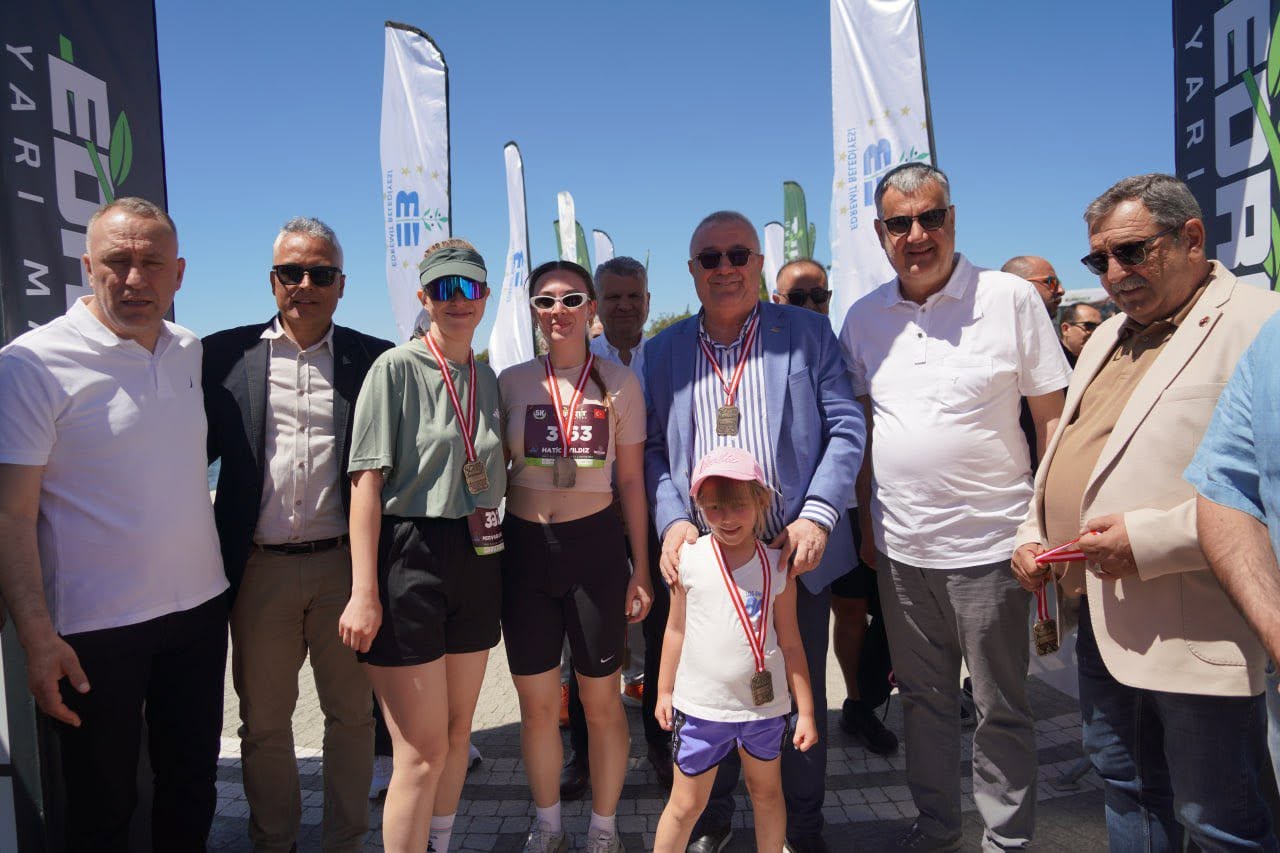 Balıkesir’de Maraton Heyecanı Yaşandı 724445864 122250021908138429 7531254665766159956 n - Marmara Bölge Gazetesi