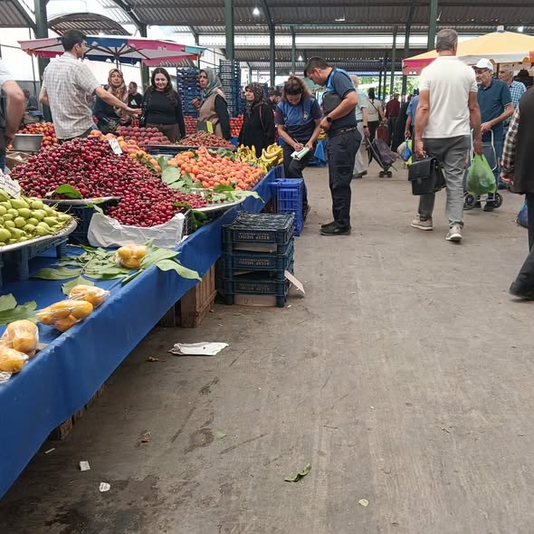 Bigadiç Belediyesi, ilçe semt pazarında vatandaşların güvenli ve sağlıklı alışveriş