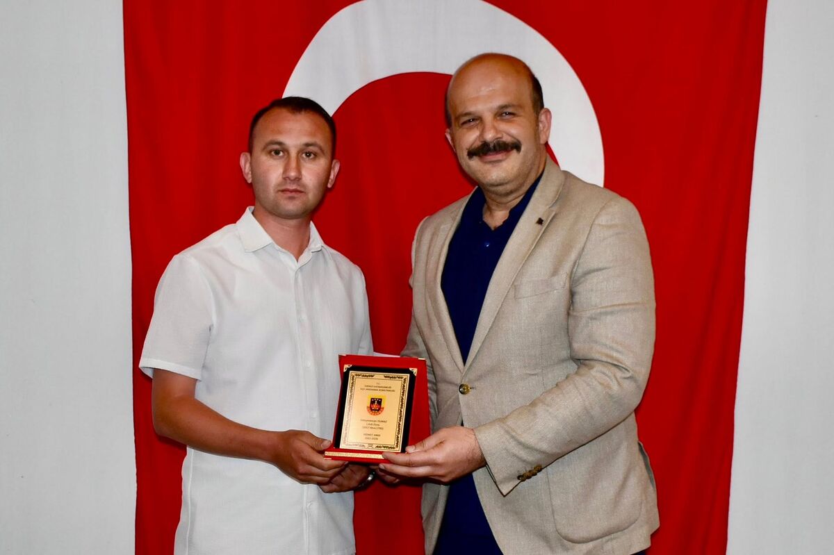 İvrindi’de Yaprak Dökümü! Önemli İsimler İlçeye Veda Etti 726432730 122224390082335762 8561442106349933633 n - Marmara Bölge Gazetesi