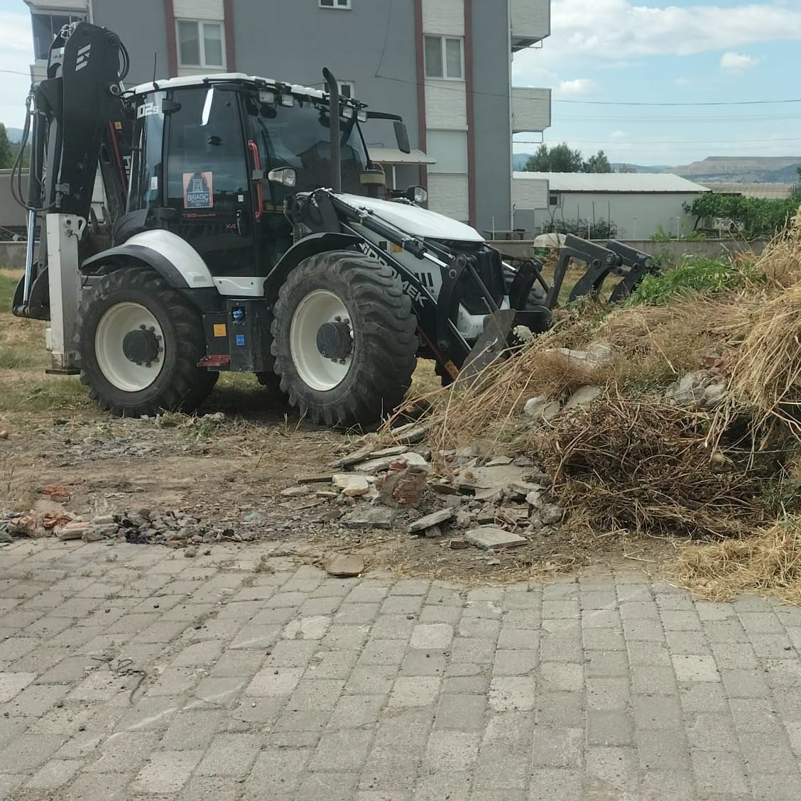Balıkesir’de Temizlik Seferberliği Sürüyor! 726938382 1002799562393749 1079501838077968863 n - Marmara Bölge Gazetesi