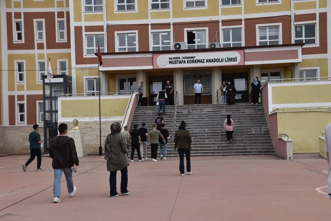 Dursunbey'den YKS Adaylarına Destek 727490757 18544256932079512 7784813331799303859 n - Marmara Bölge Gazetesi