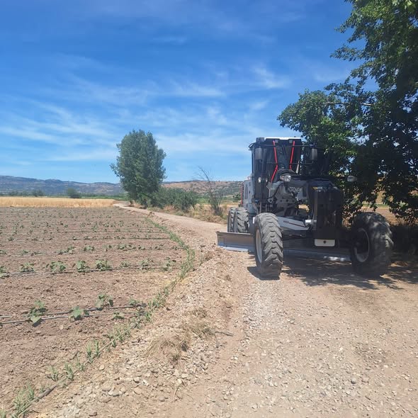 Bigadiç Belediyesi, kırsal mahallelerde ulaşım ağını güçlendirmek amacıyla yol açma