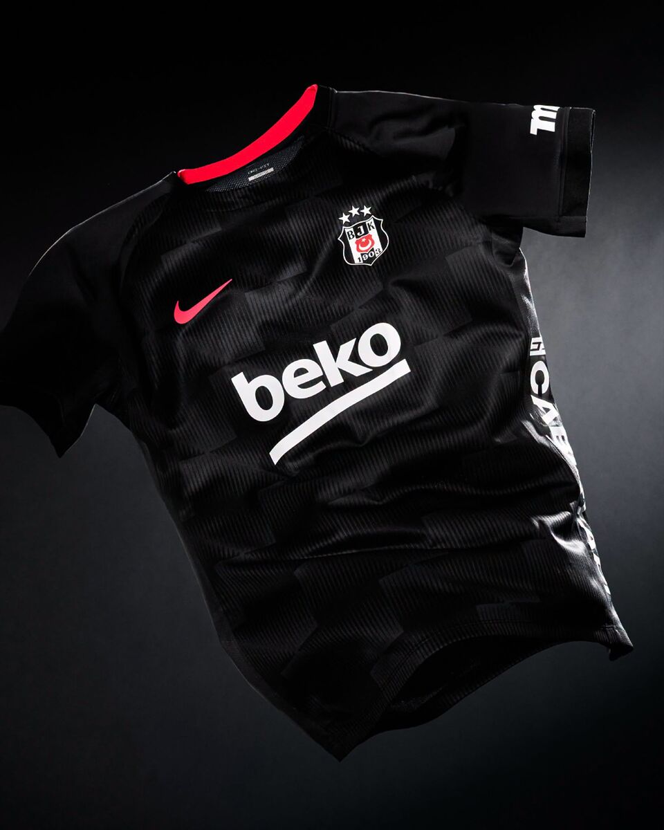 Beşiktaş'tan 2026-2027 Sezonu Formalarını Tanıttı 729139756 1290765023135418 5549743883047858300 n - Marmara Bölge Gazetesi