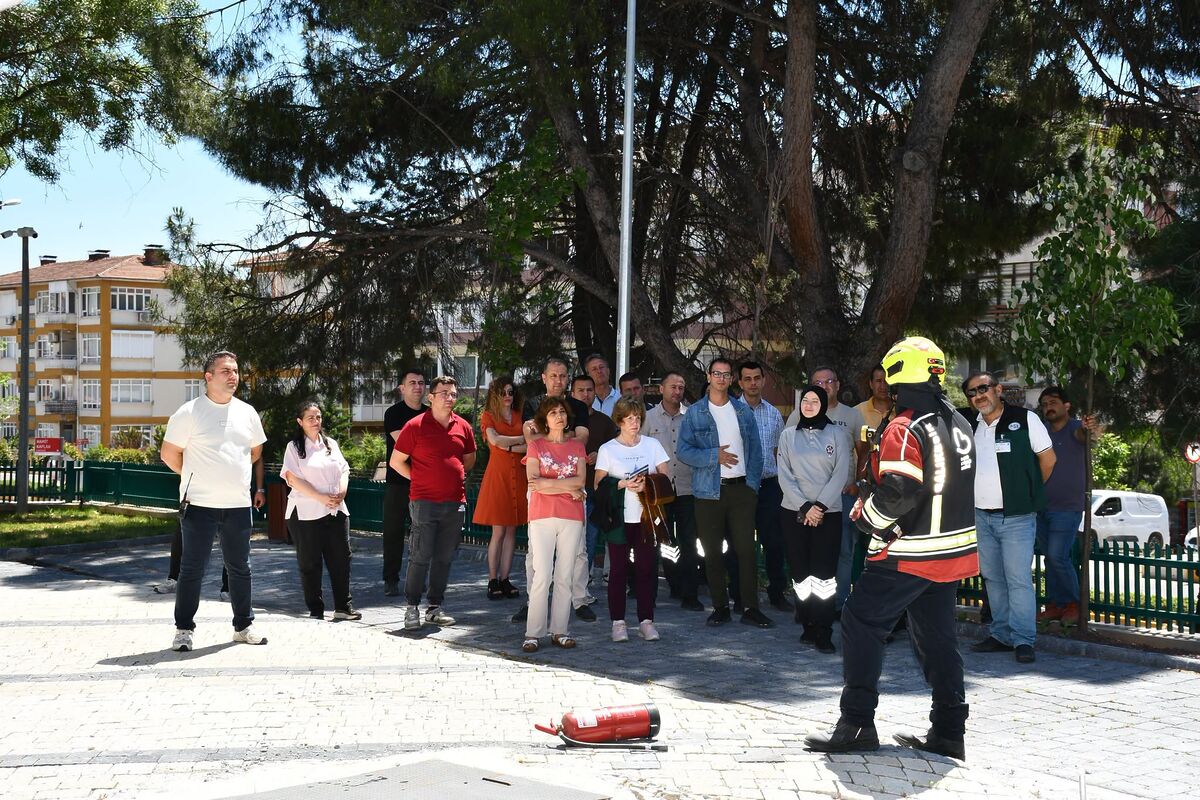 DSİ’den Yangına Karşı Mücadele 729603507 2835469636812198 7011796147258049616 n - Marmara Bölge Gazetesi