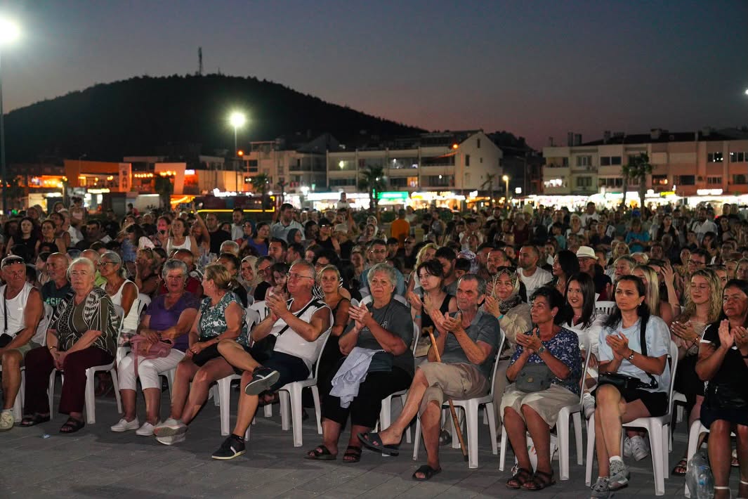 Ayvalık’ta Festival Coşkusu! 733674241 4547820318822121 8902120073771586012 n - Marmara Bölge Gazetesi