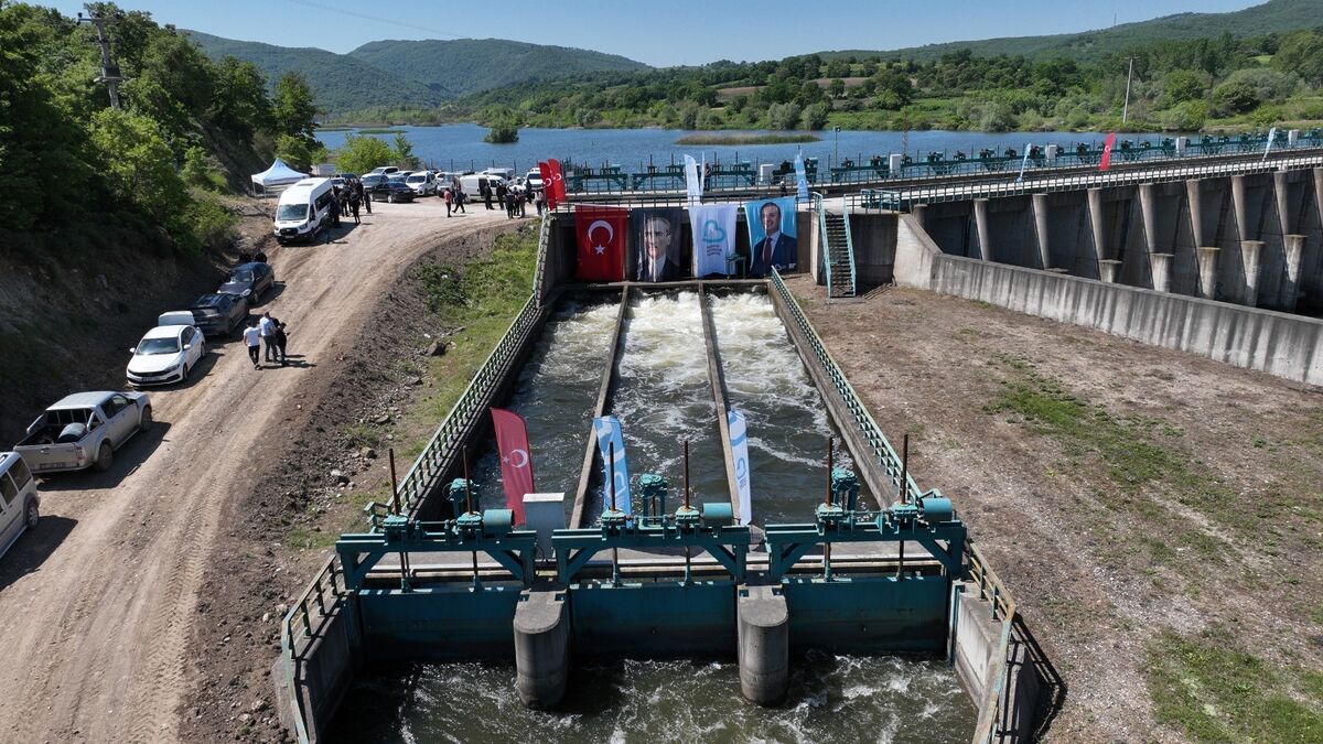 Balıkesir’de 2 Bin Çiftçiye Kesintisiz Su Desteği 7569ee10 2b67 452e b401 4588520f738a - Marmara Bölge Gazetesi