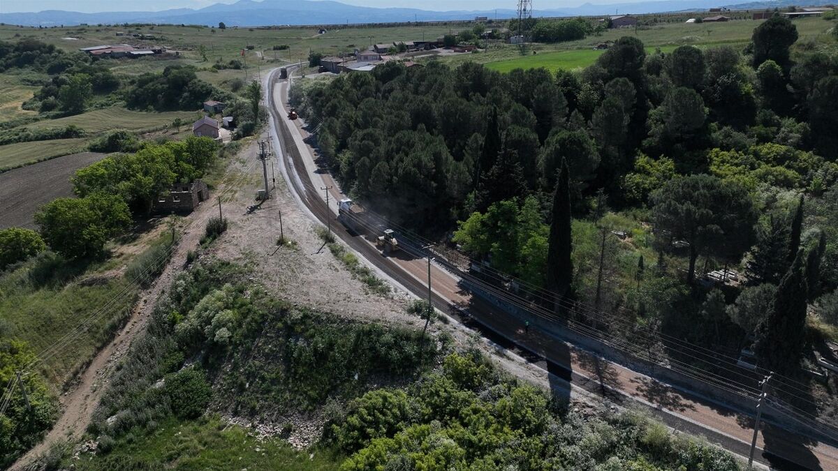 Balıkesir Büyükşehir Belediye Başkanı Ahmet Akın, Susurluk ile Ömerköy arasındaki