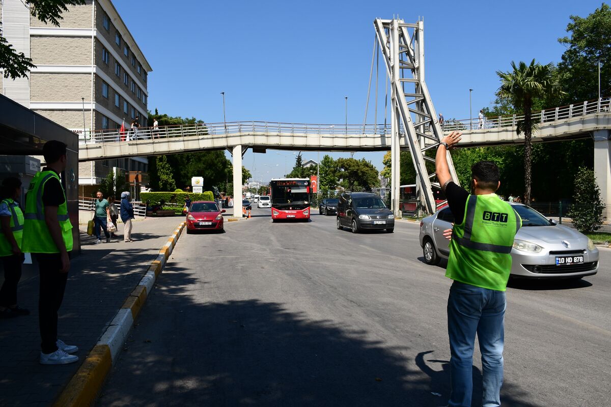 Balıkesir Büyükşehir Belediyesi, toplu ulaşımda hizmet kalitesini artırmak amacıyla denetimlerini
