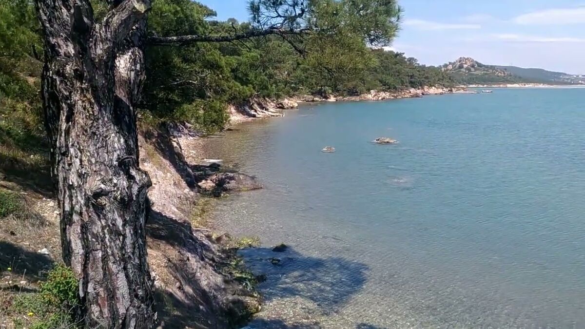 Balıkesir’de Cam Gibi Deniziyle Kalabalıktan Kaçanların Yeni Rotası AYVALIK DELIKLI KAYA KOYU 3 - Marmara Bölge Gazetesi