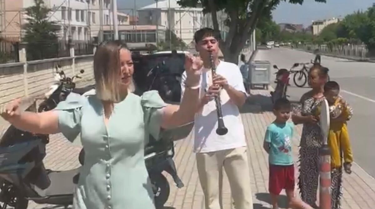 Önce Boşandı Sonra Lokma Döktürüp Davul Zurnayla Oynadı Once Bosandi Sonra Lokma Dokturup Davul Zurnayla Oynadi 2 - Marmara Bölge Gazetesi