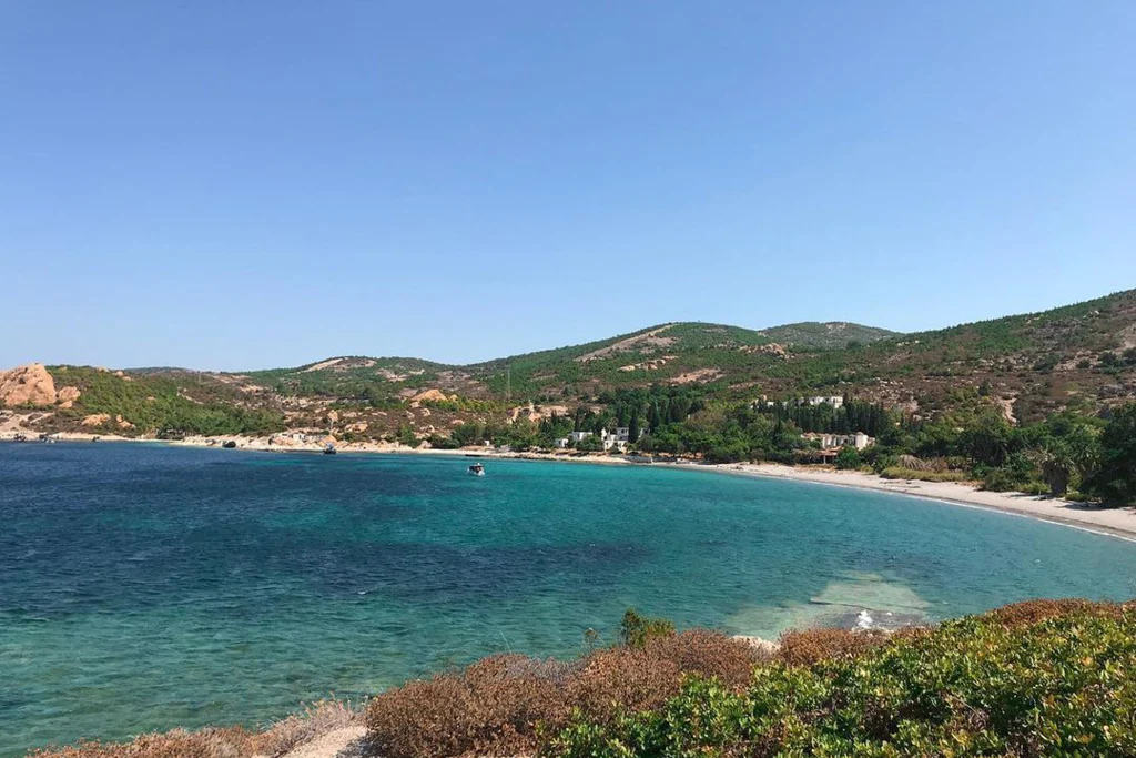 İzmir’in gözde tatil rotaları Foça ve Alaçatı her yaz binlerce