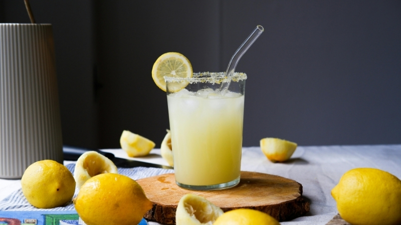 Yaz aylarının bunaltıcı sıcaklarında serinlemek isteyenlerin ilk tercihleri arasında limonata