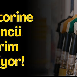Akaryakıt fiyatlarında araç sahiplerini sevindiren gelişmeler yaşanmaya devam ediyor. Uluslararası