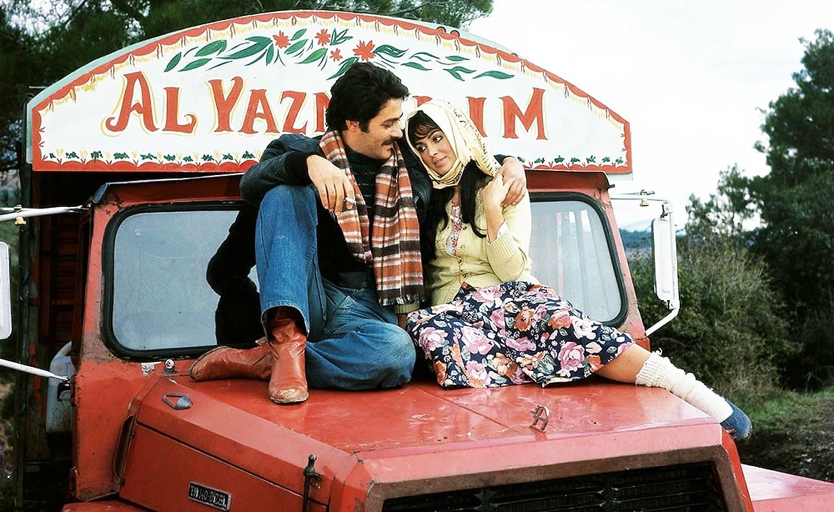 Yeşilçam'a Damga Vuran Kadir İnanır'ın En Unutulmaz 10 Filmi Selvi Boylum Al Yazmalim 1977 - Marmara Bölge Gazetesi