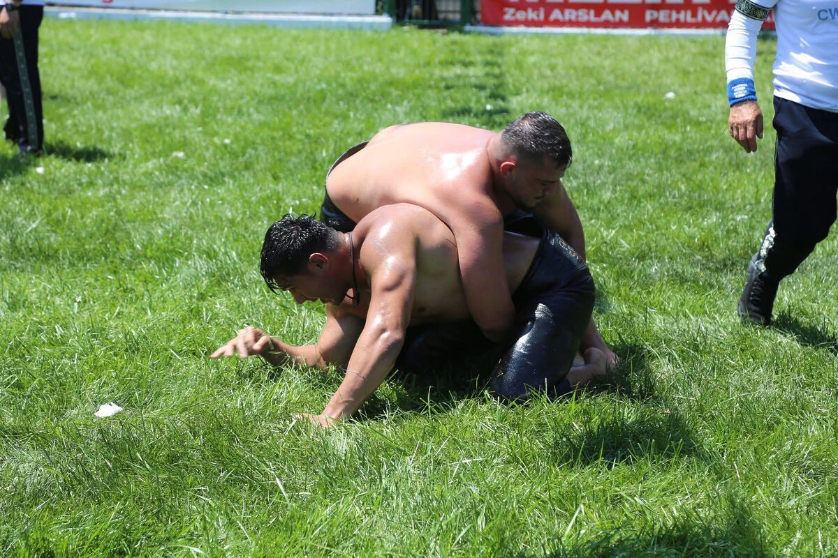 Balıkesir’de Pehlivanlar Er Meydanında YAGLI GURES 5 - Marmara Bölge Gazetesi